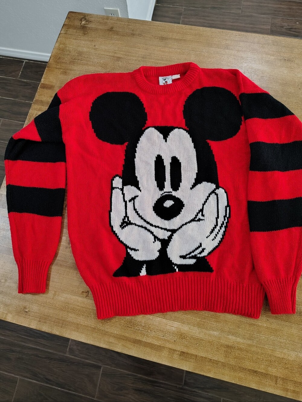 Mickey & Co By JG Hook Mickey Mouse Vintage Disney Big Head White Gloves Sweater - Picture 2 of 8